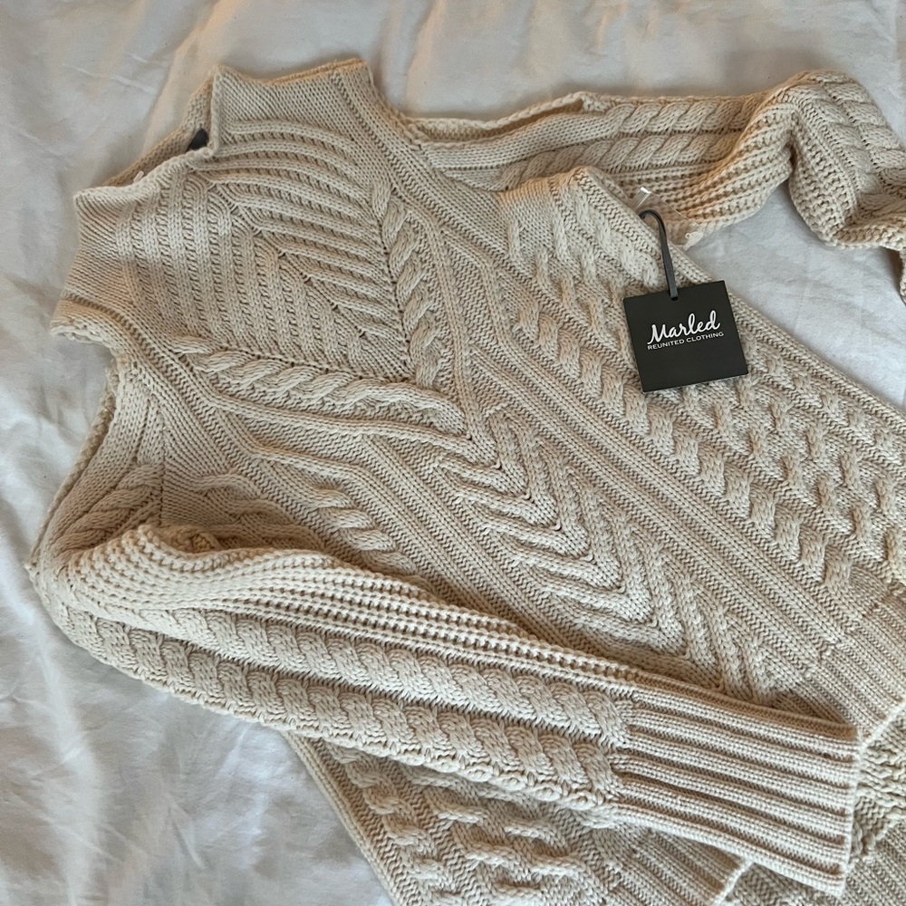 Marled Women's Cream Cable Knit Sweater
